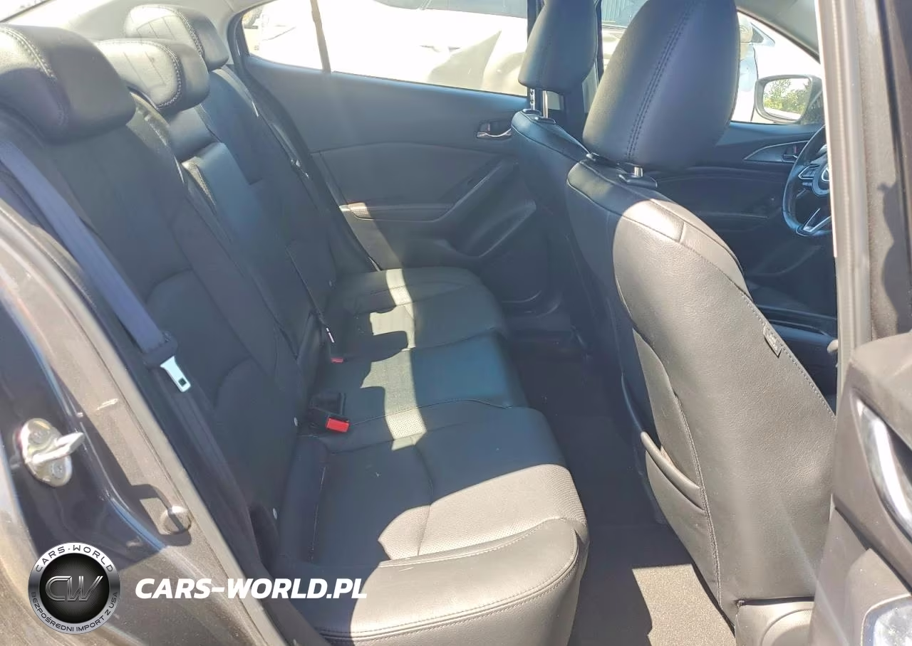 2018 Mazda 3 Grand Touring VIN:3MZBN1W31JM174673 - 10
