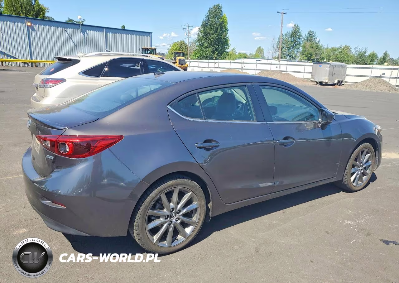 2018 Mazda 3 Grand Touring VIN:3MZBN1W31JM174673 - 3
