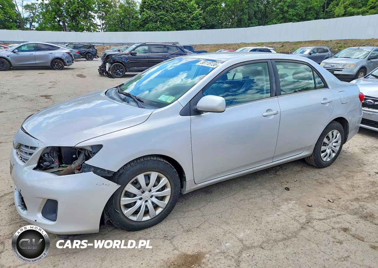2013 Toyota Corolla Le – zdjęcie 1 z 12