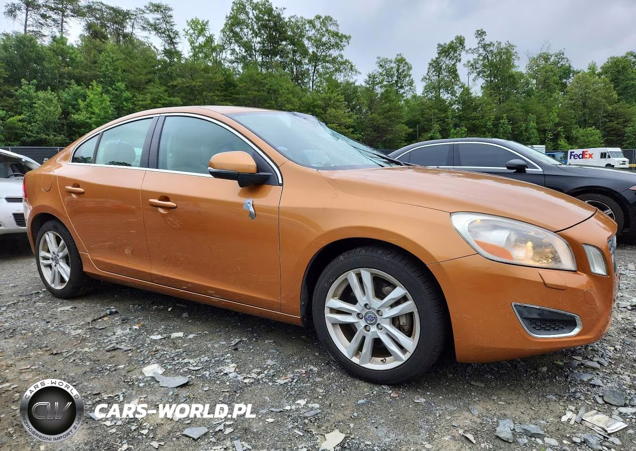 2013 Volvo S60 T5 VIN:YV1612FS6D2198728 - 4