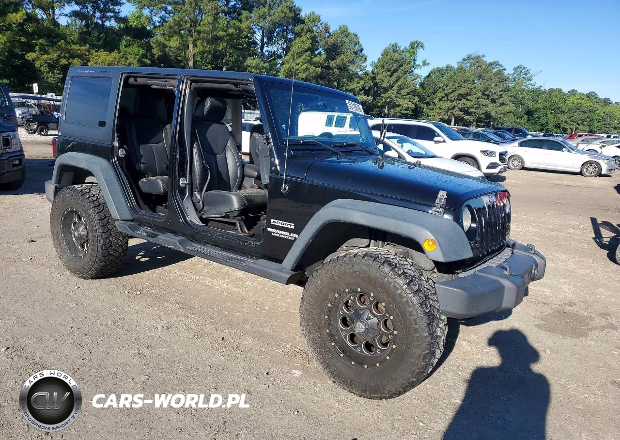 2013 Jeep Wrangler VIN:1C4HJWDG5DL522413 - 4