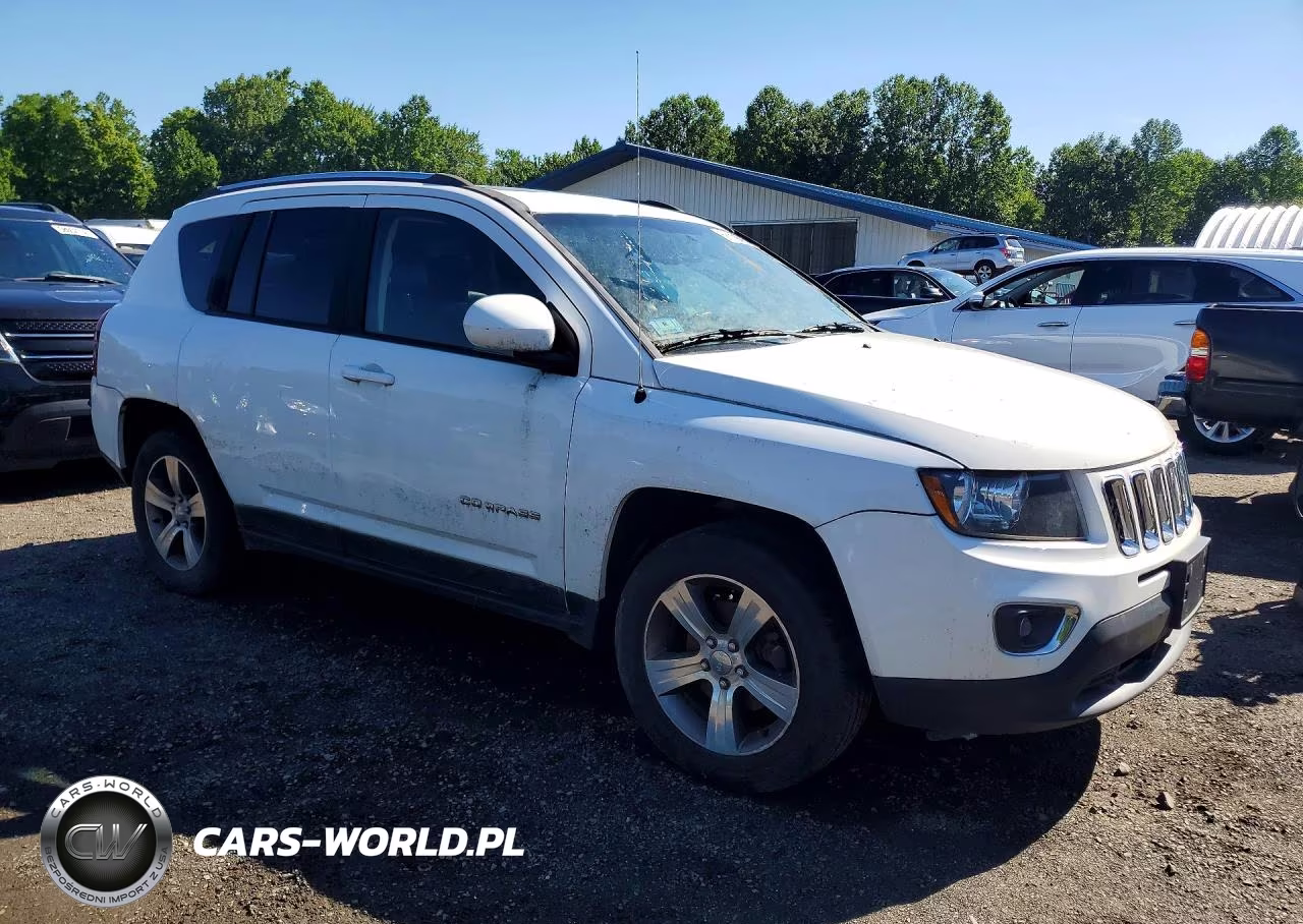 2017 Jeep Compass Latitude VIN:1C4NJDEB4HD108663 - 4