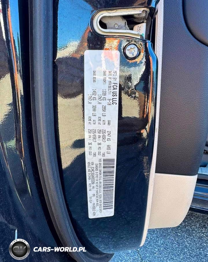 2019 Chrysler Pacifica Touring L VIN:2C4RC1BG0KR555280 - 10