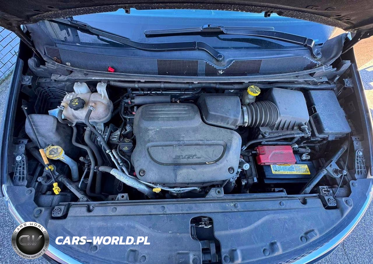 2019 Chrysler Pacifica Touring L VIN:2C4RC1BG0KR555280 - 7