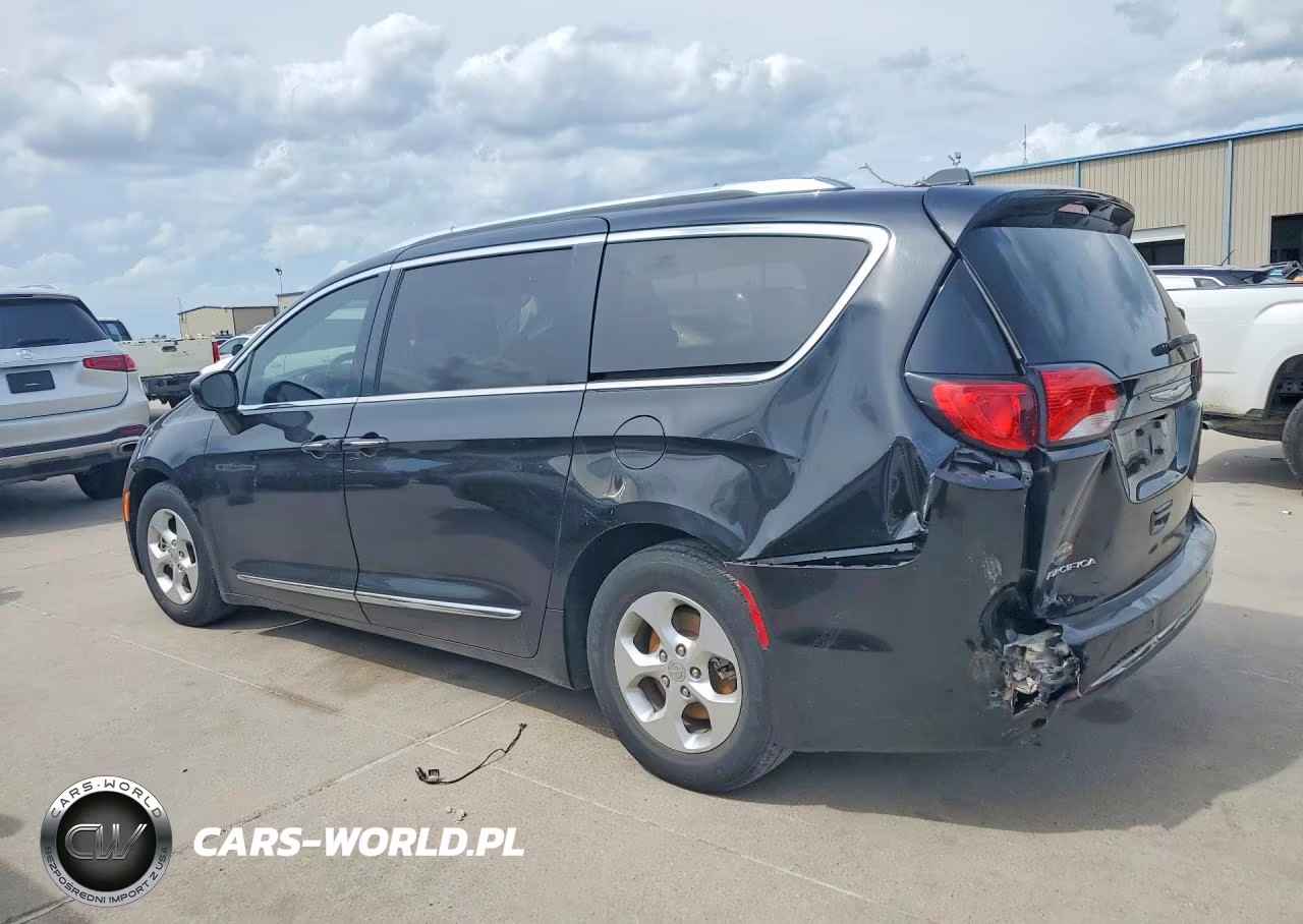 2017 Chrysler Pacifica Touring L Plus VIN:2C4RC1EG9HR837602 - 2