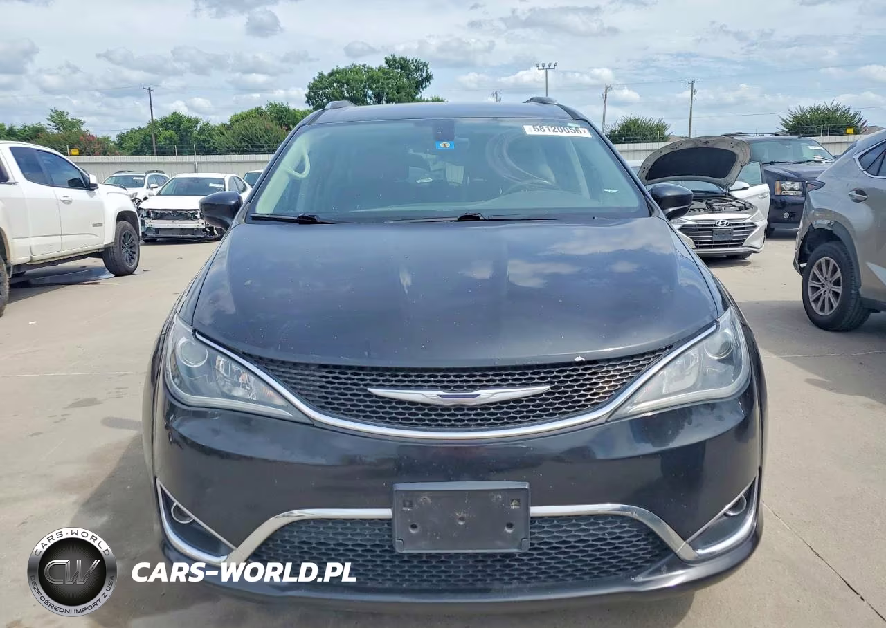 2017 Chrysler Pacifica Touring L Plus VIN:2C4RC1EG9HR837602 - 5