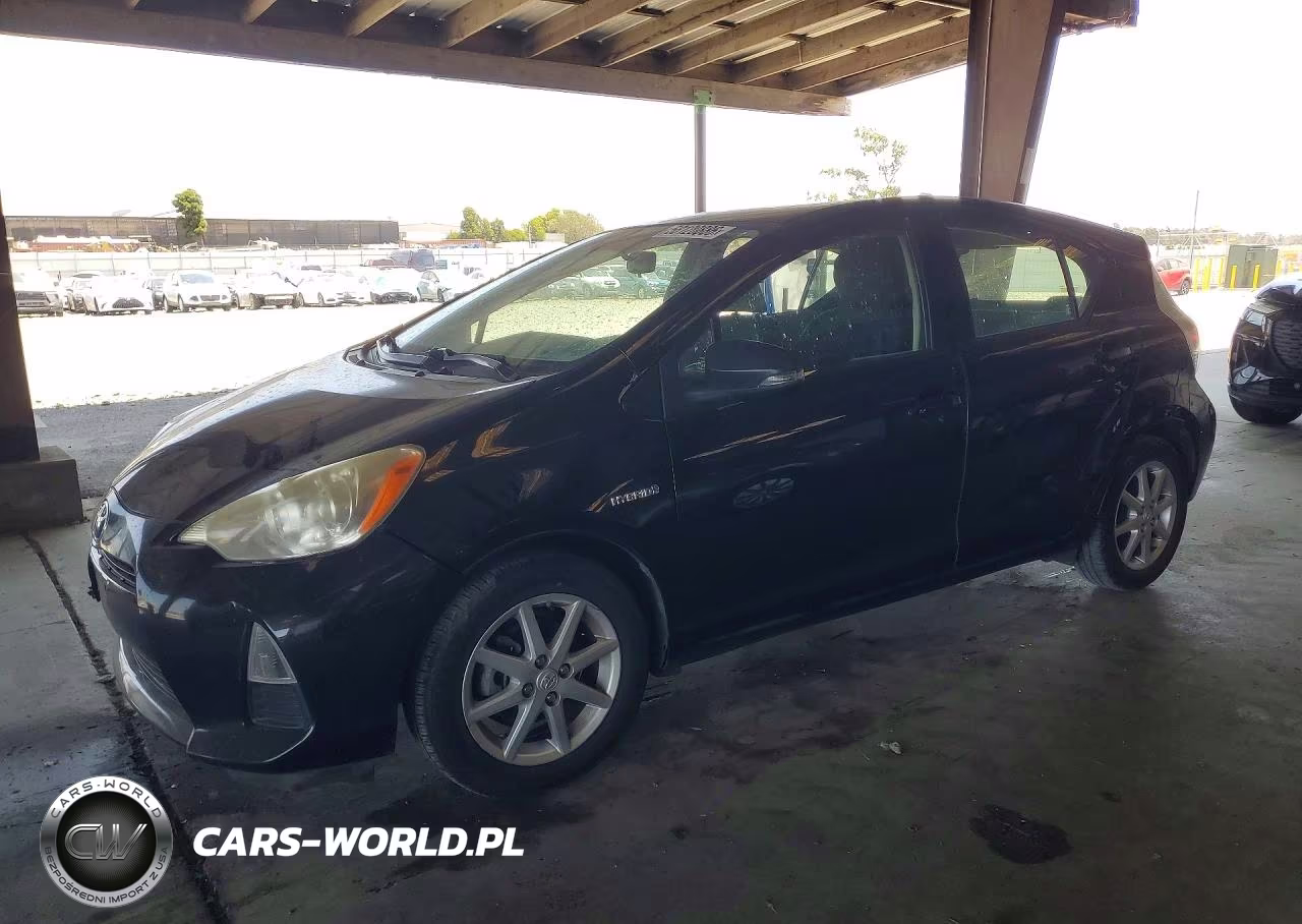 2014 Toyota Prius C Two – zdjęcie 1 z 12