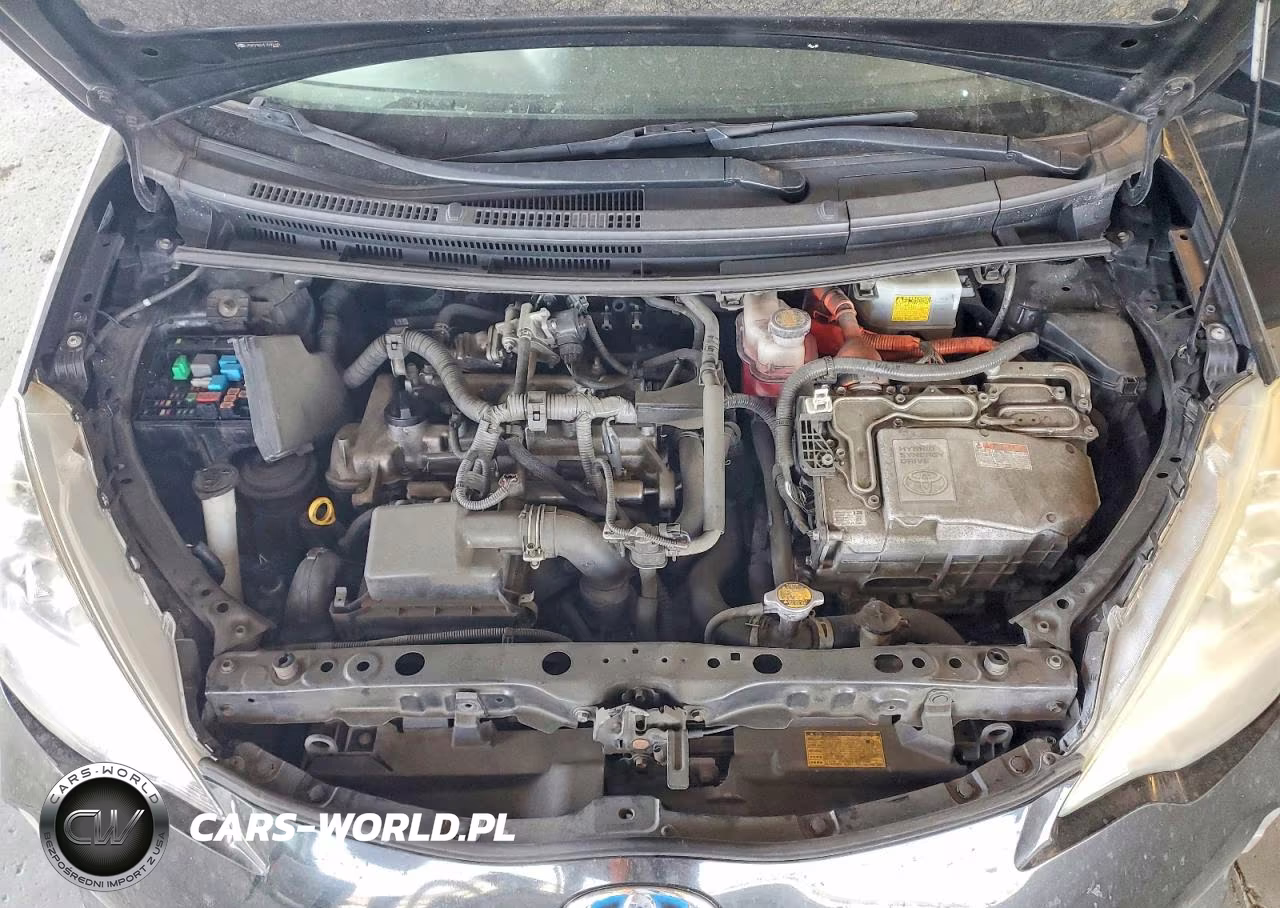 2014 Toyota Prius C Two VIN:JTDKDTB31E1060165 - 11