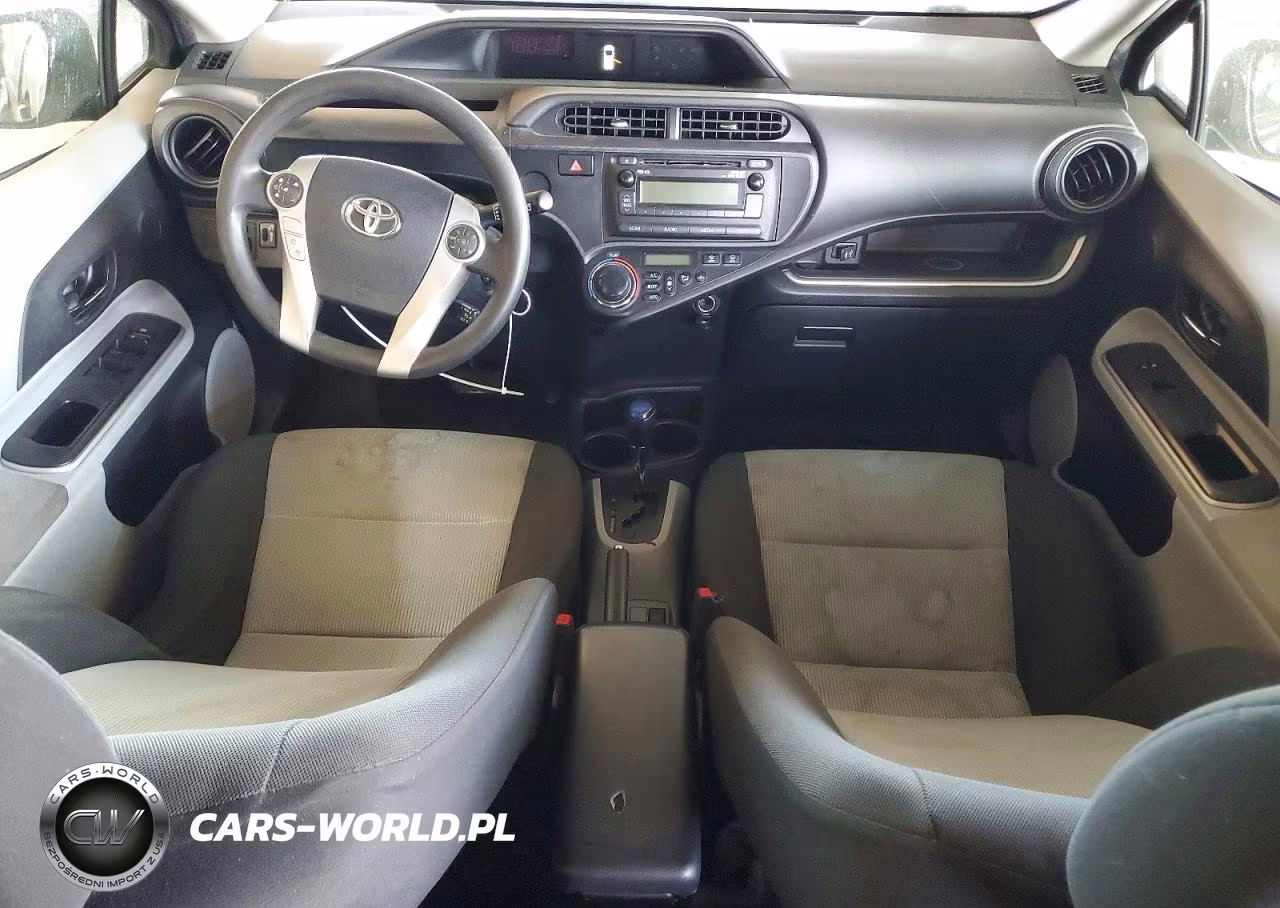 2014 Toyota Prius C Two VIN:JTDKDTB31E1060165 - 8