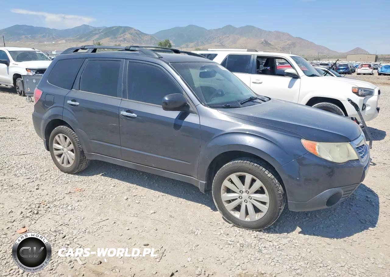 2012 Subaru Forester 2.5X Premium VIN:JF2SHADC7CH460551 - 4