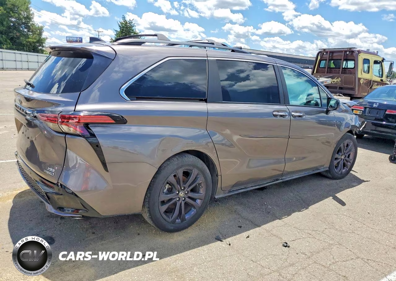 2022 Toyota Sienna Xse VIN:5TDDRKEC3NS117307 - 3