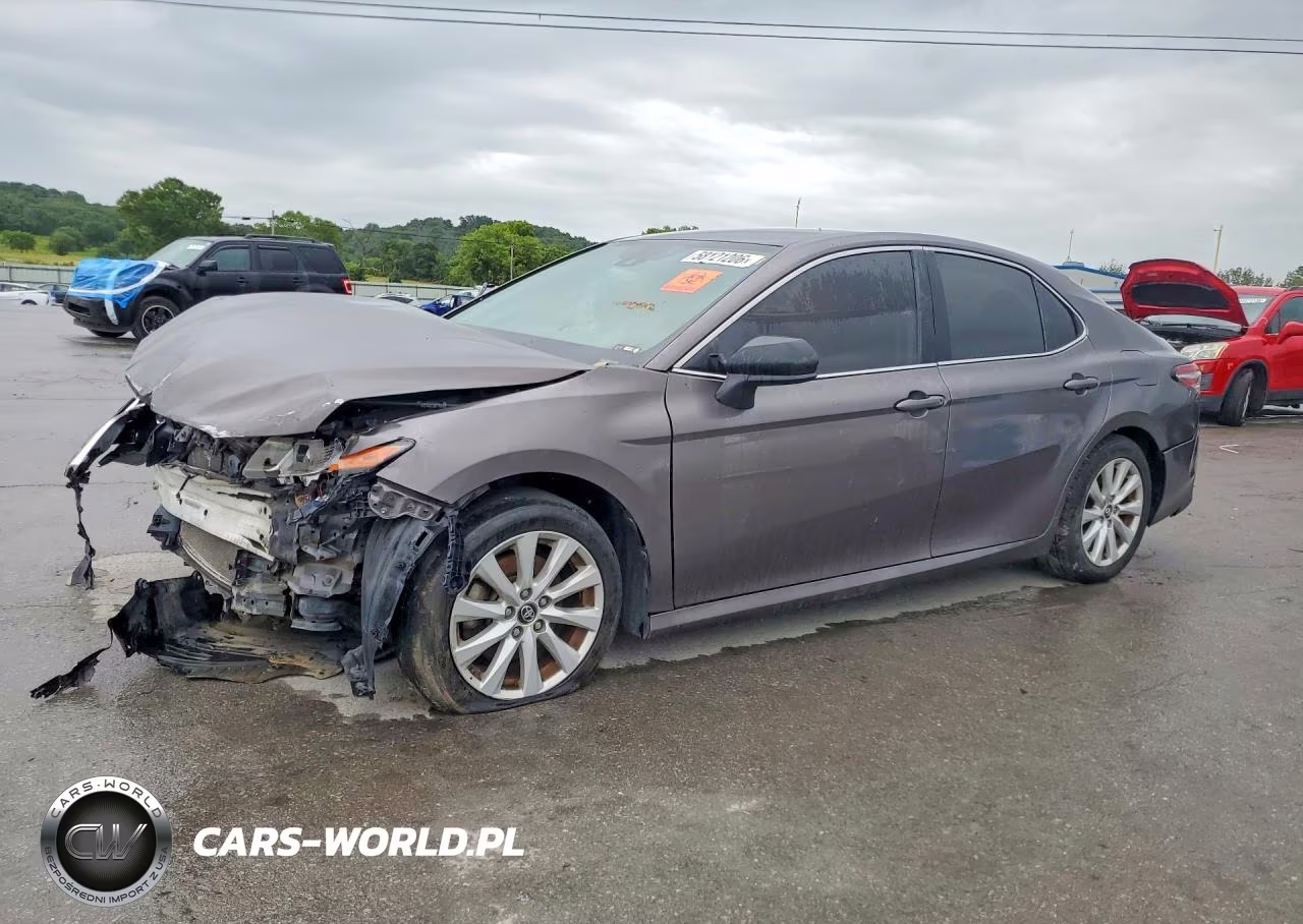 2019 Toyota Camry Le – zdjęcie 1 z 12