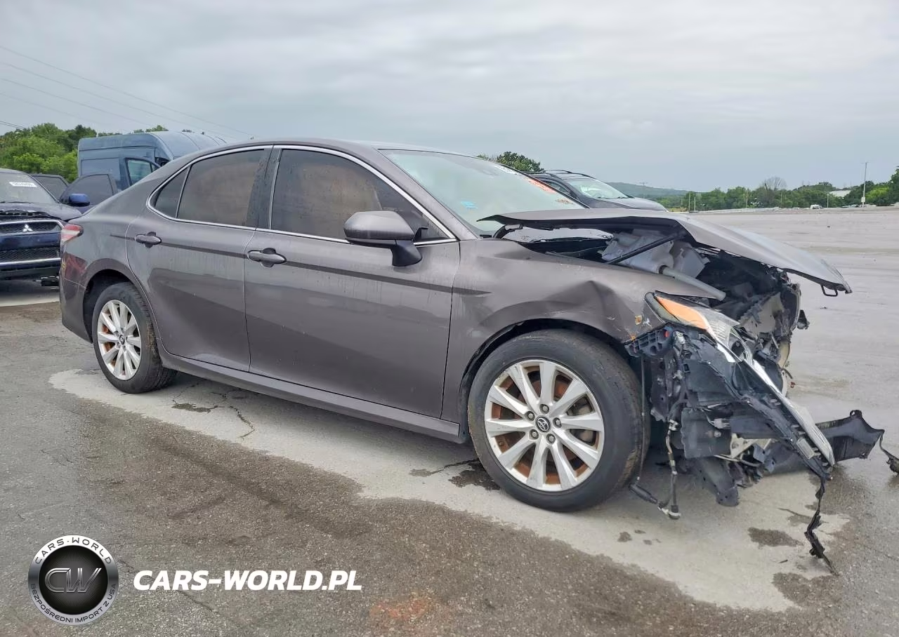 2019 Toyota Camry Le VIN:4T1B11HK1KU205254 - 4