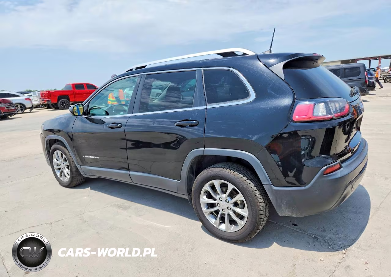 2019 Jeep Cherokee Latitude Plus VIN:1C4PJLLB7KD242001 - 2