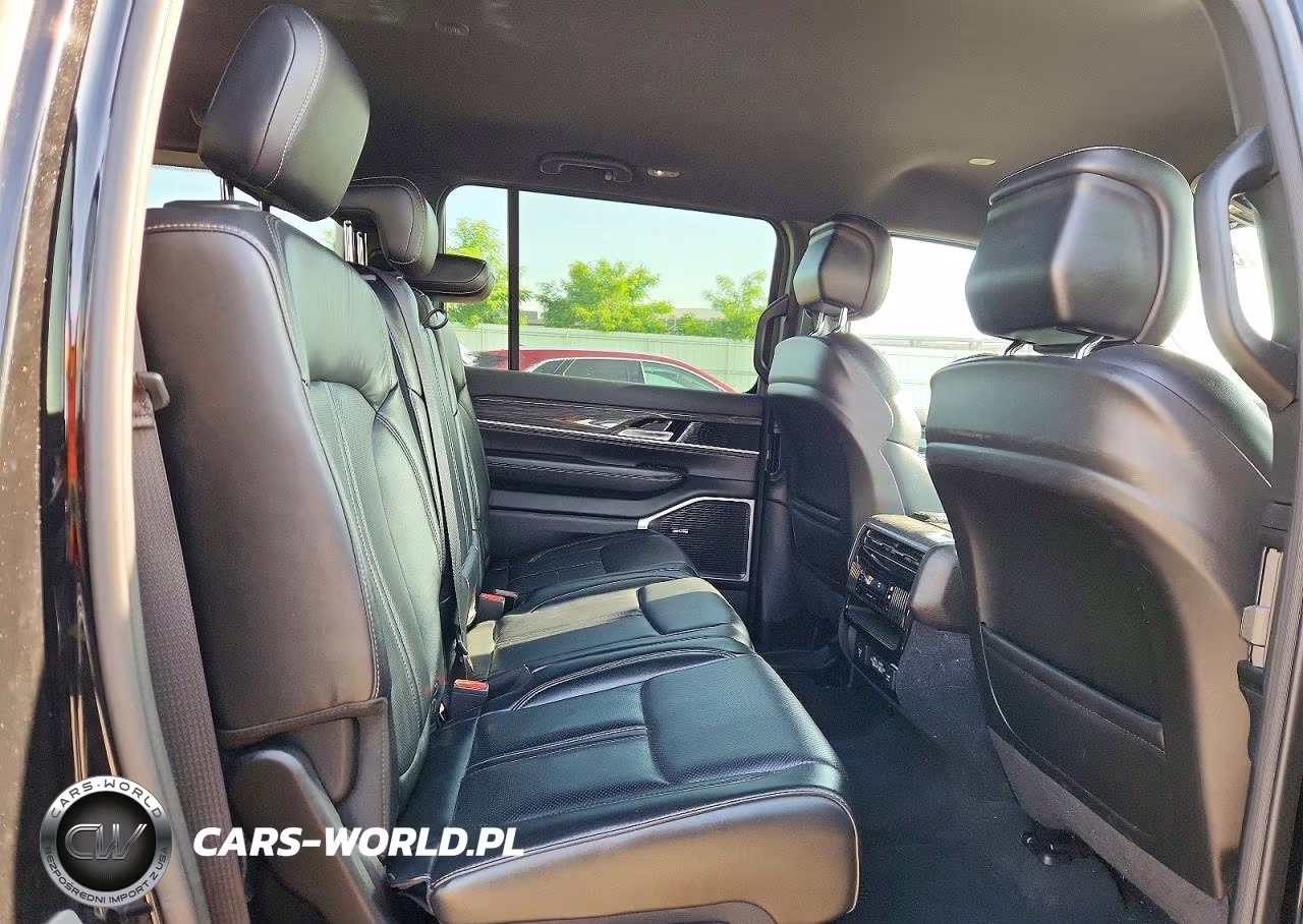 2022 Jeep Wagoneer Series Iii VIN:1C4SJVDTXNS182700 - 11