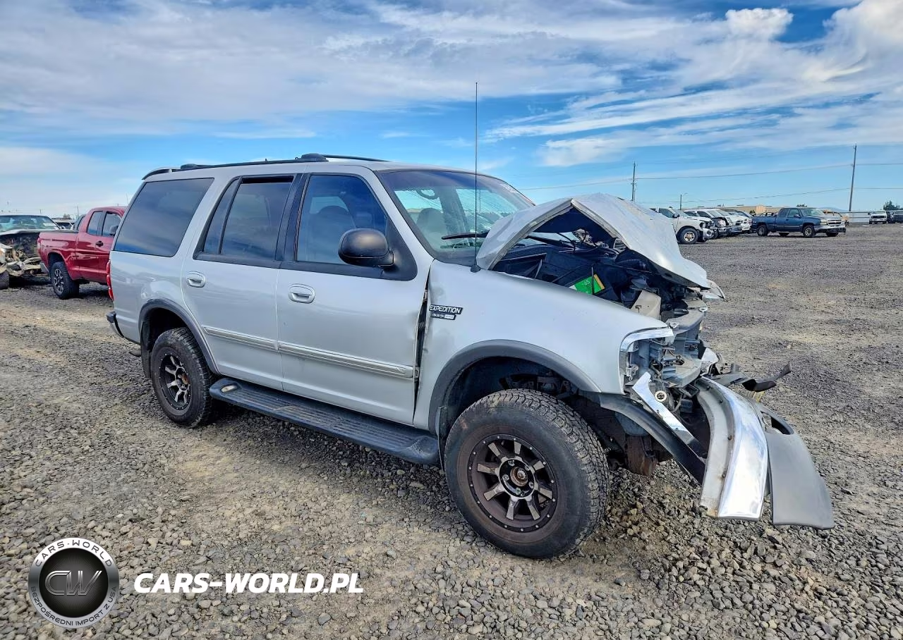 1999 Ford Expedition VIN:1FMPU18L4XLA98851 - 4