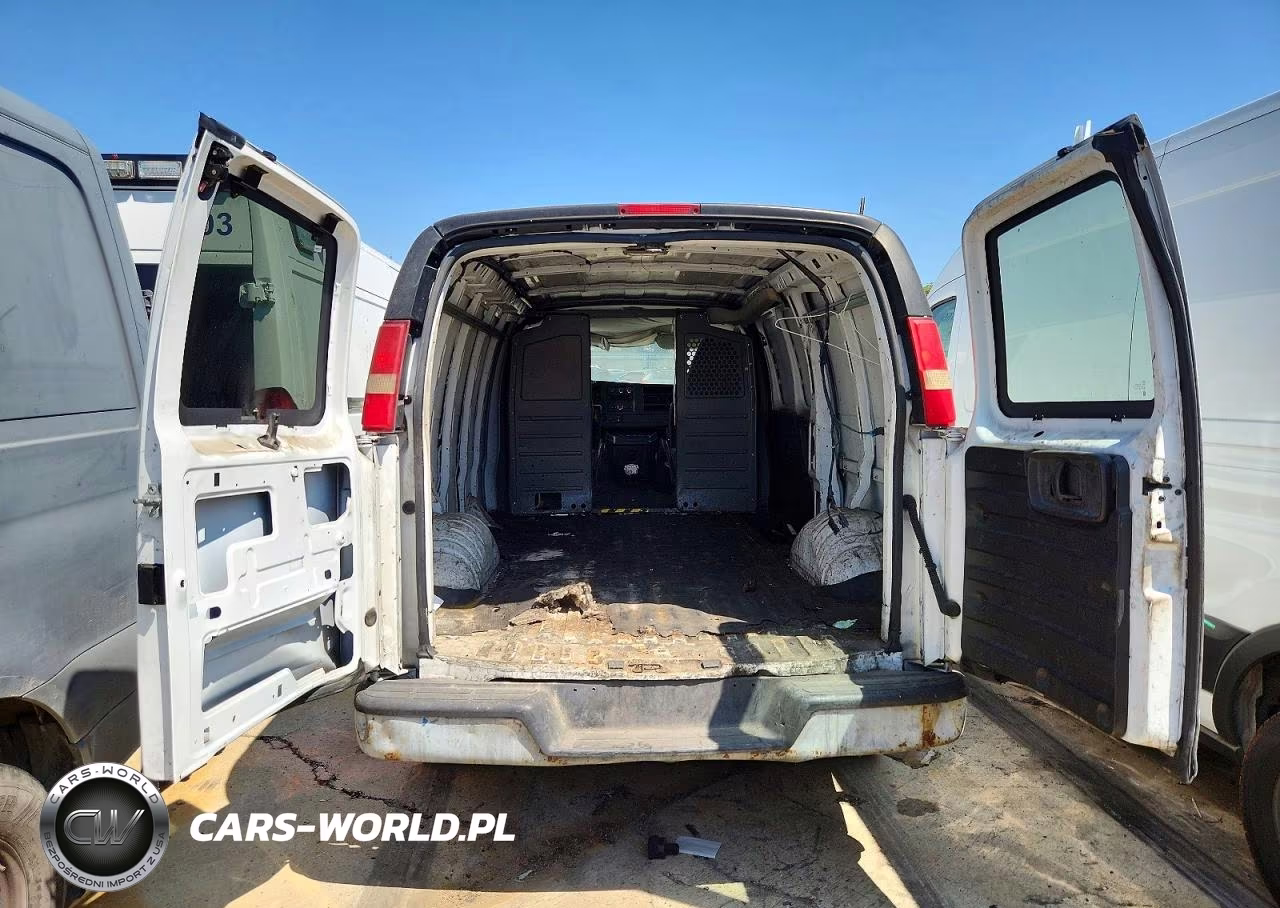 2011 Chevrolet Express 2500 Delivery Van VIN:1GCWGFCA9B1187054 - 10