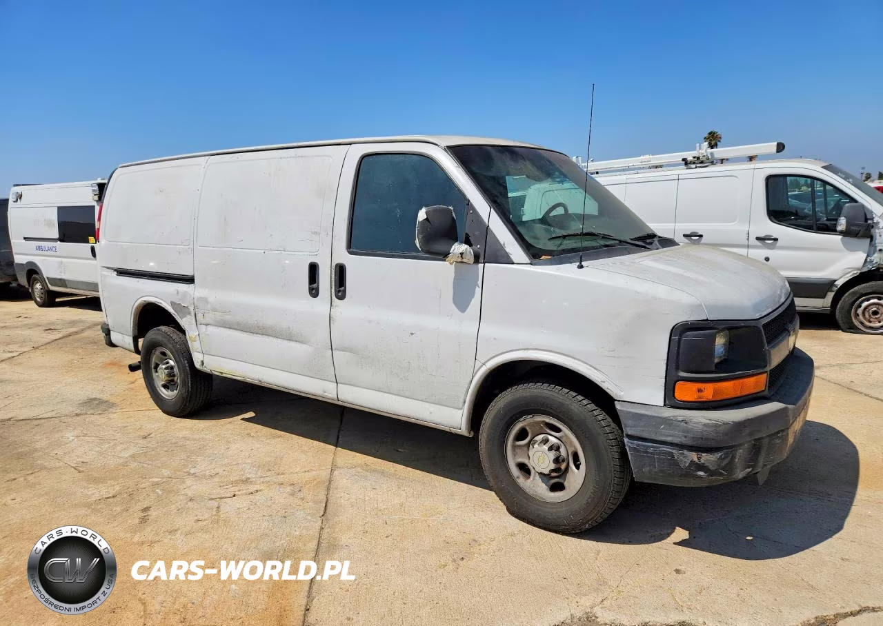 2011 Chevrolet Express 2500 Delivery Van VIN:1GCWGFCA9B1187054 - 4