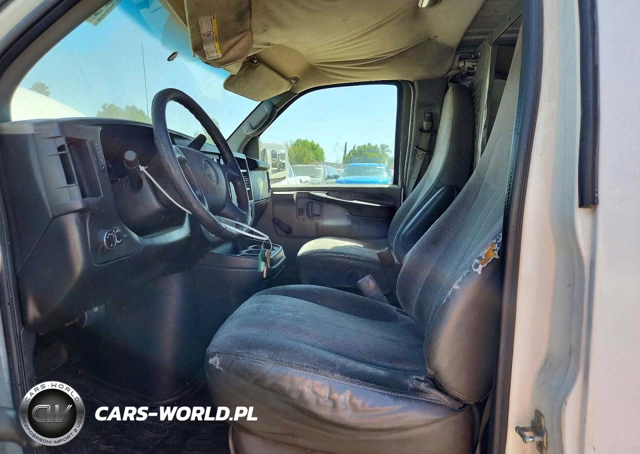 2011 Chevrolet Express 2500 Delivery Van VIN:1GCWGFCA9B1187054 - 7