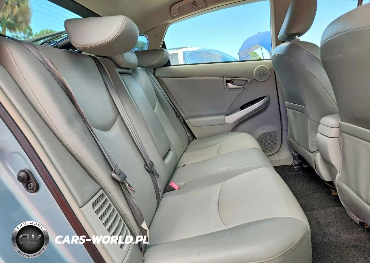 2013 Toyota Prius Four VIN:JTDKN3DU3D1729733 - 10
