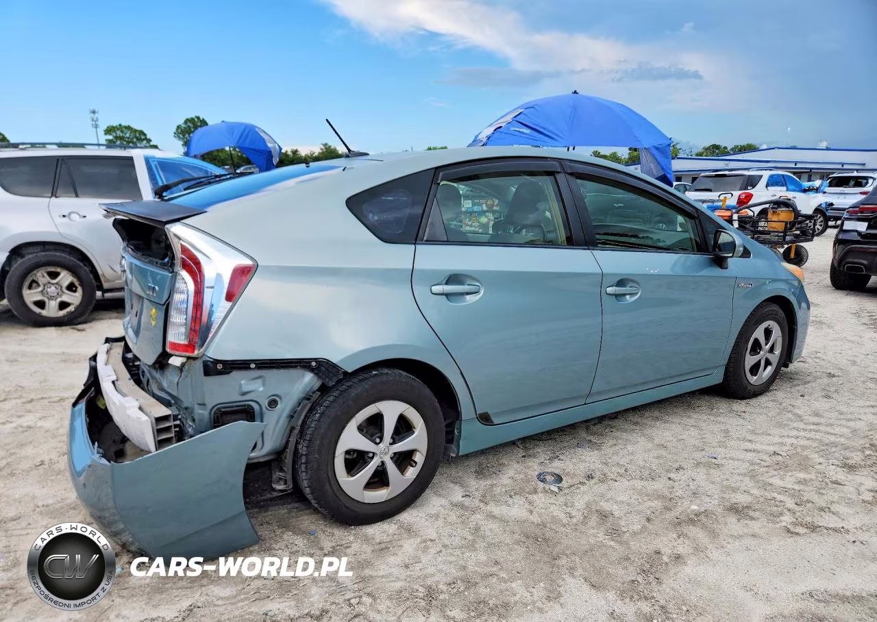 2013 Toyota Prius Four VIN:JTDKN3DU3D1729733 - 3