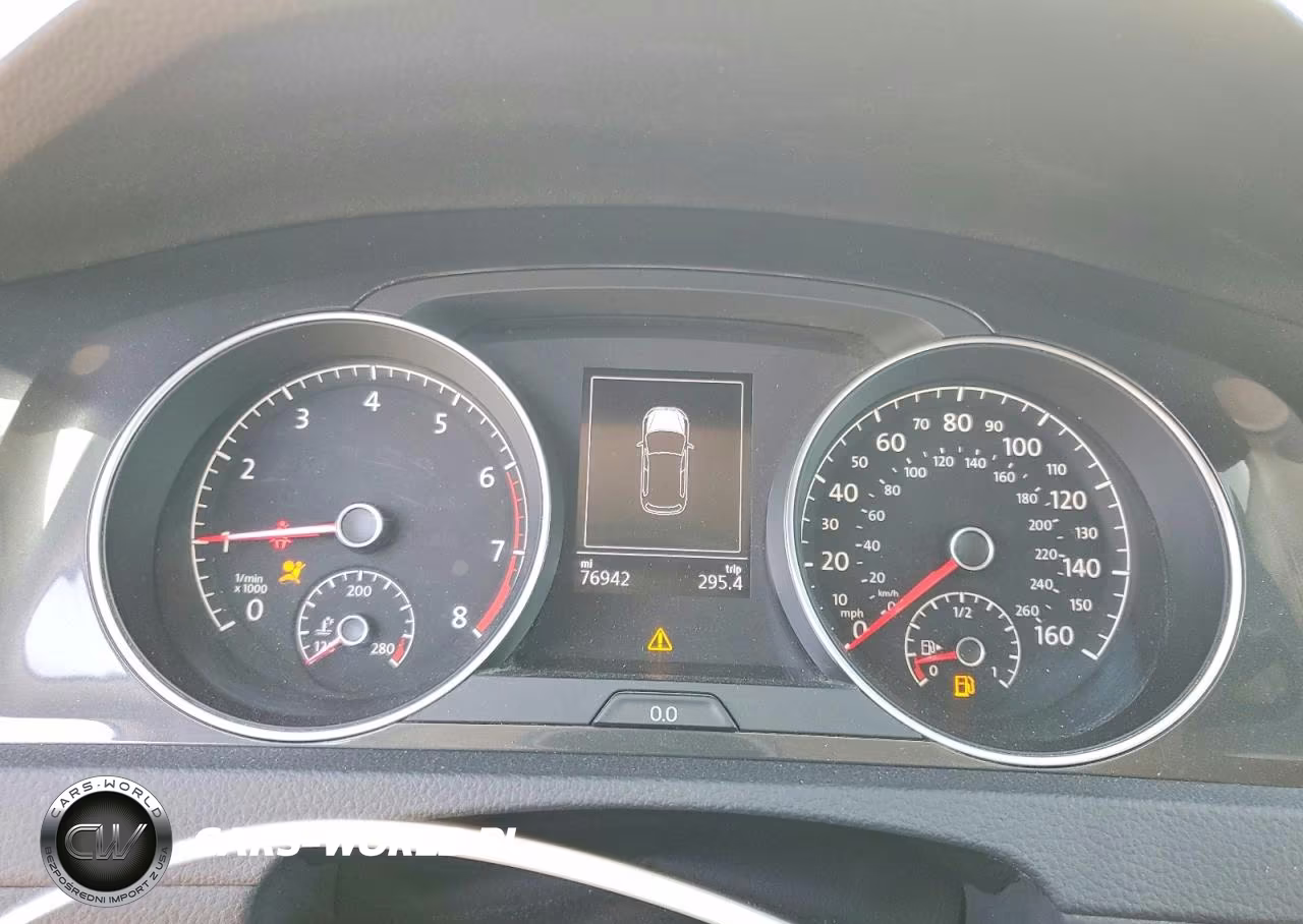 2018 Volkswagen Golf S VIN:3VWG17AU5JM253557 - 9