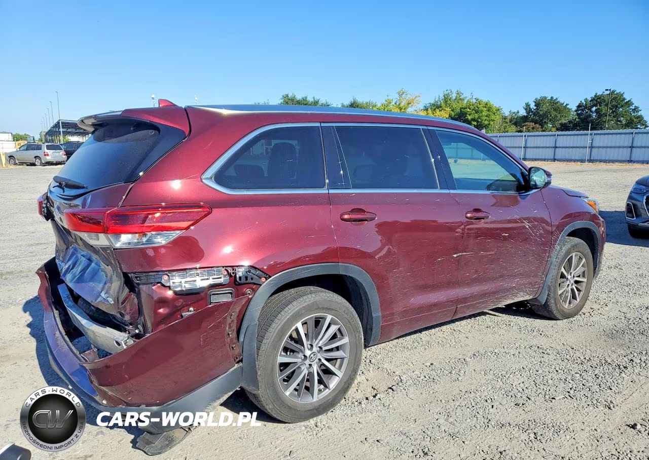 2017 Toyota Highlander Xle VIN:5TDJZRFH9HS396885 - 3
