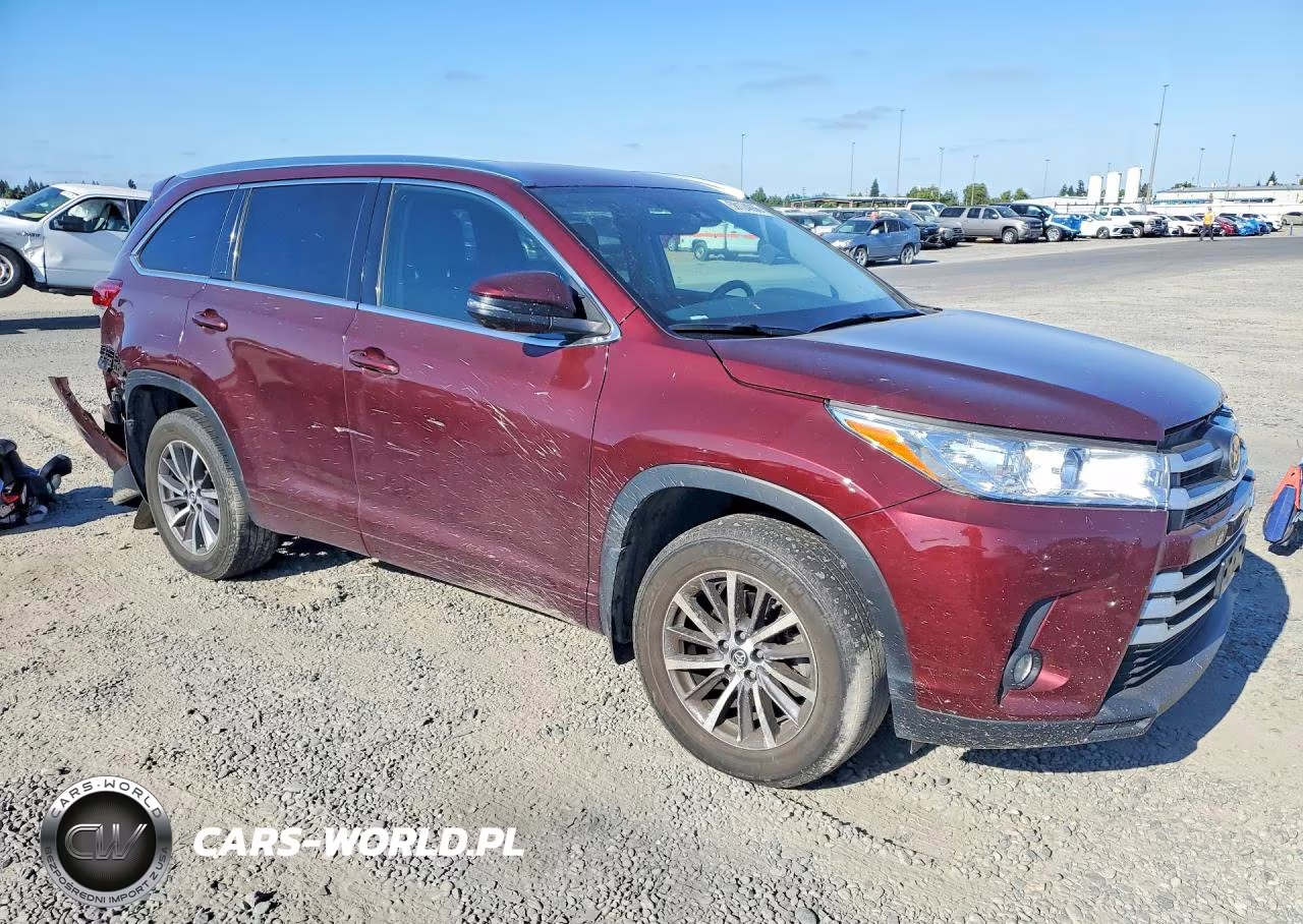 2017 Toyota Highlander Xle VIN:5TDJZRFH9HS396885 - 4