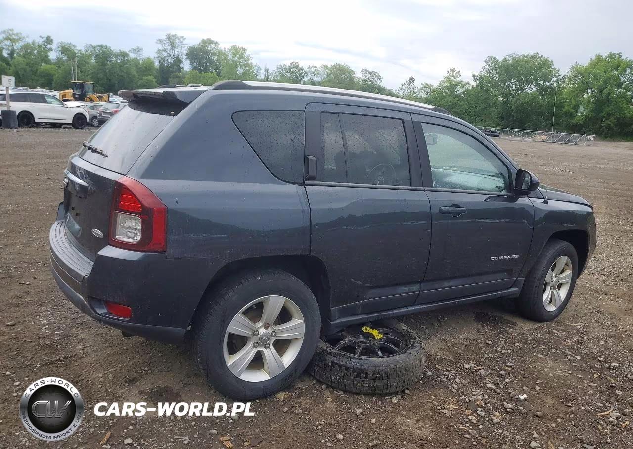 2014 Jeep Compass Latitude VIN:1C4NJDEB3ED530824 - 3