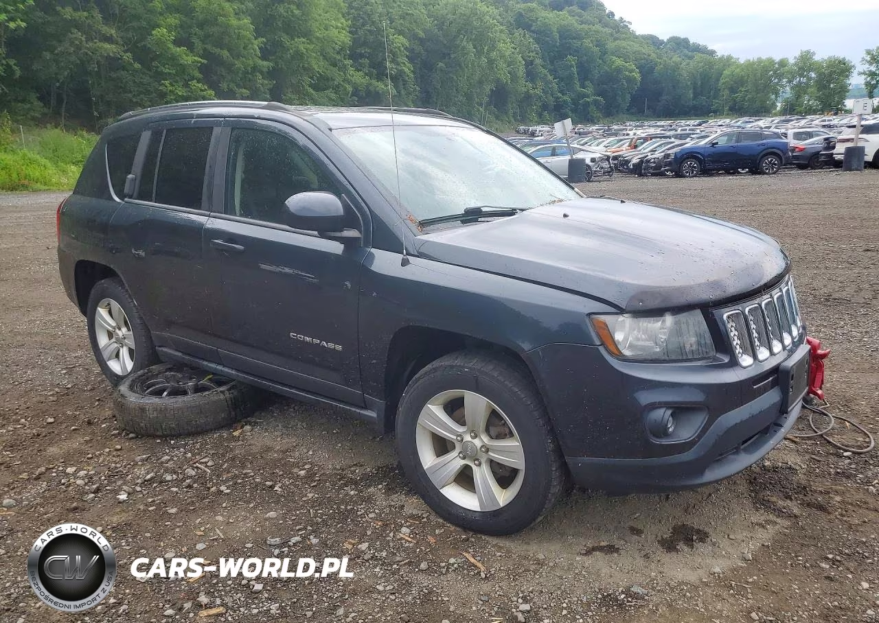 2014 Jeep Compass Latitude VIN:1C4NJDEB3ED530824 - 4