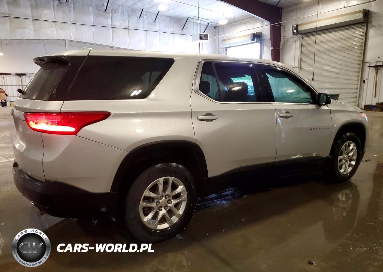 2018 Chevrolet Traverse Ls VIN:1GNEVFKW0JJ225940 - 3