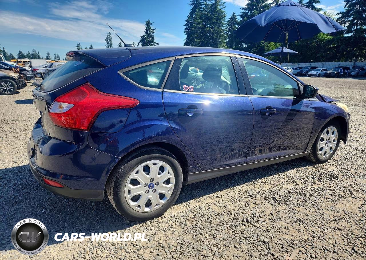 2012 Ford Focus Se VIN:1FAHP3K26CL112356 - 3