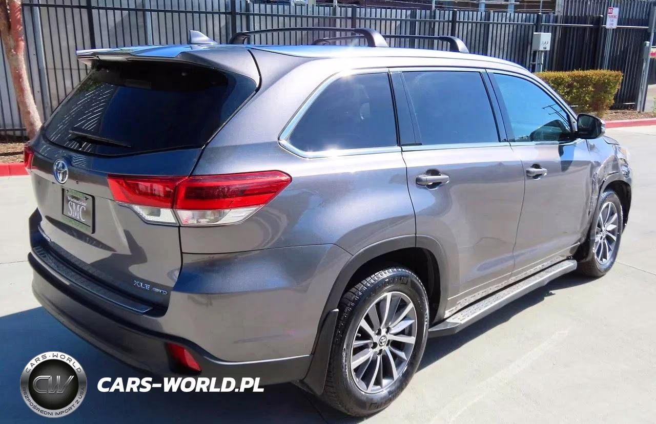 2018 Toyota Highlander Xle VIN:5TDJZRFH7JS847401 - 3