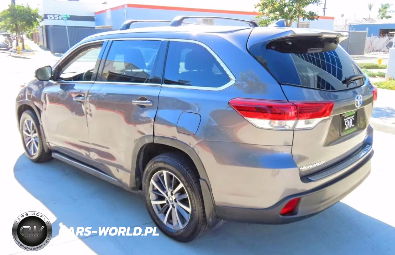2018 Toyota Highlander Xle VIN:5TDJZRFH7JS847401 - 4