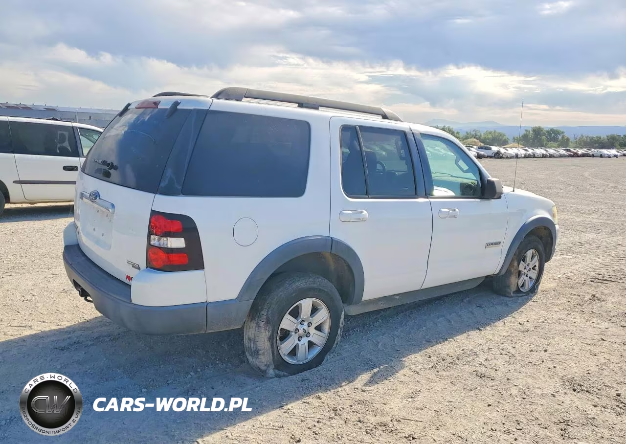2007 Ford Explorer Xlt VIN:1FMEU63E97UB79058 - 3
