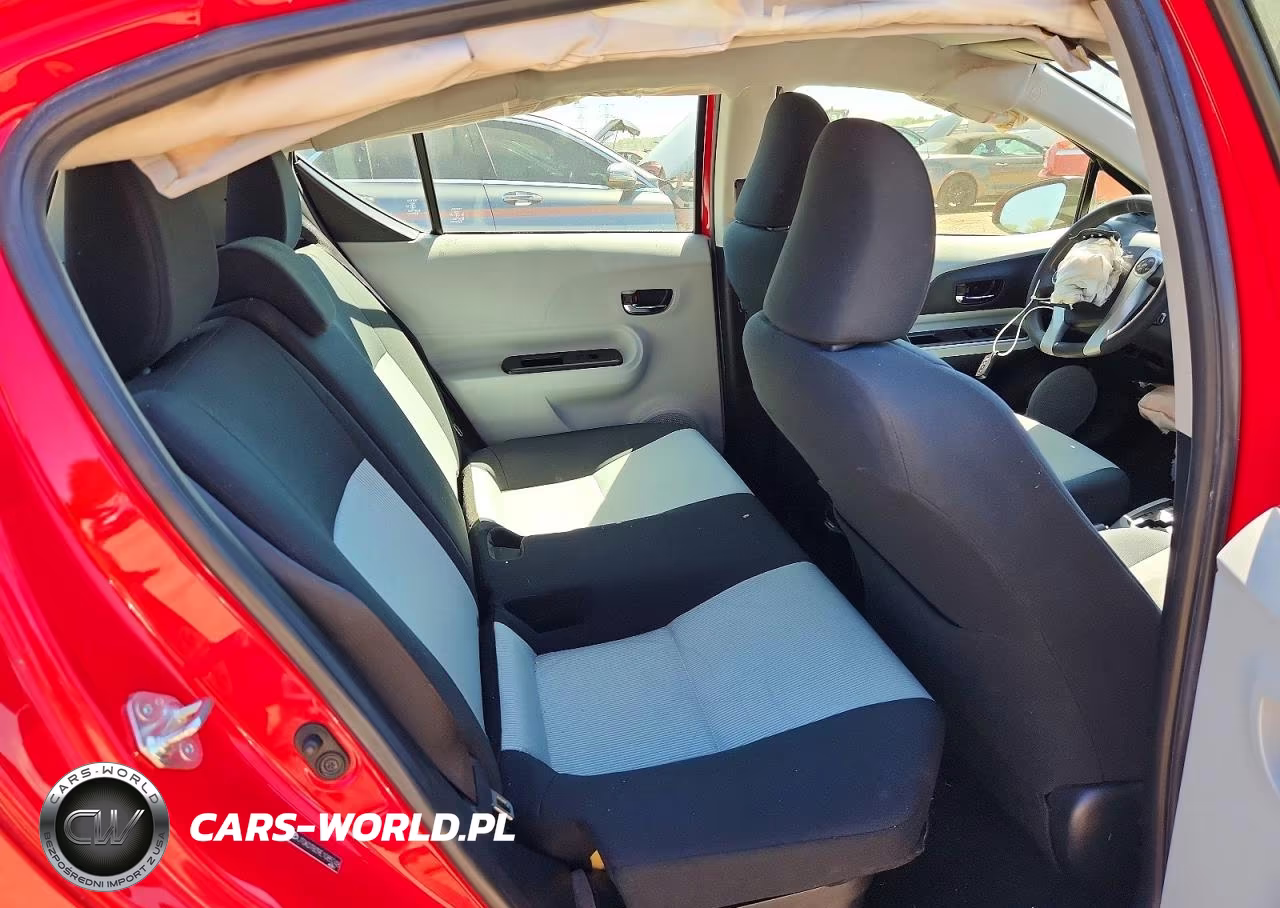 2014 Toyota Prius C Three VIN:JTDKDTB39E1085248 - 10