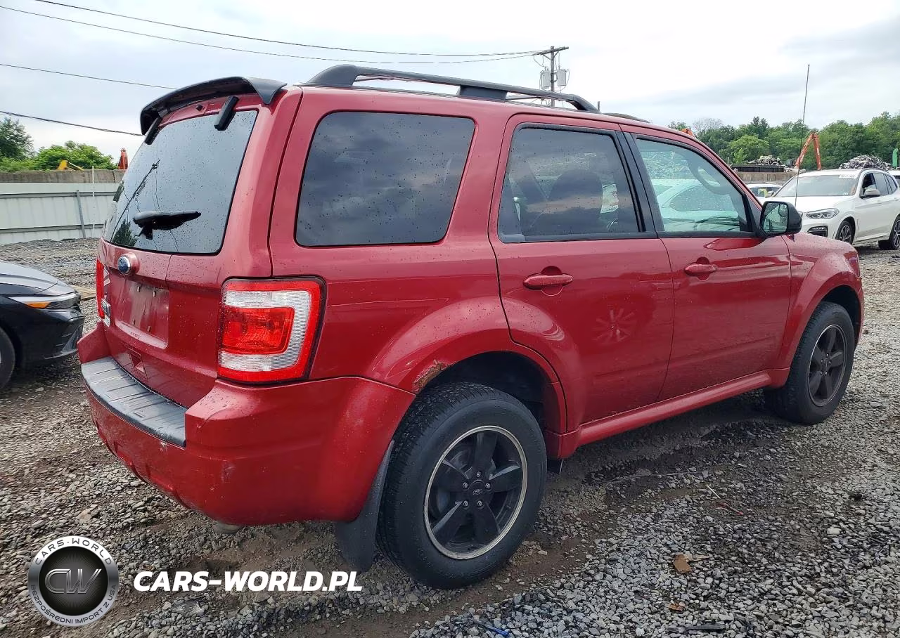 2010 Ford Escape Xlt VIN:1FMCU0D75AKA54307 - 3