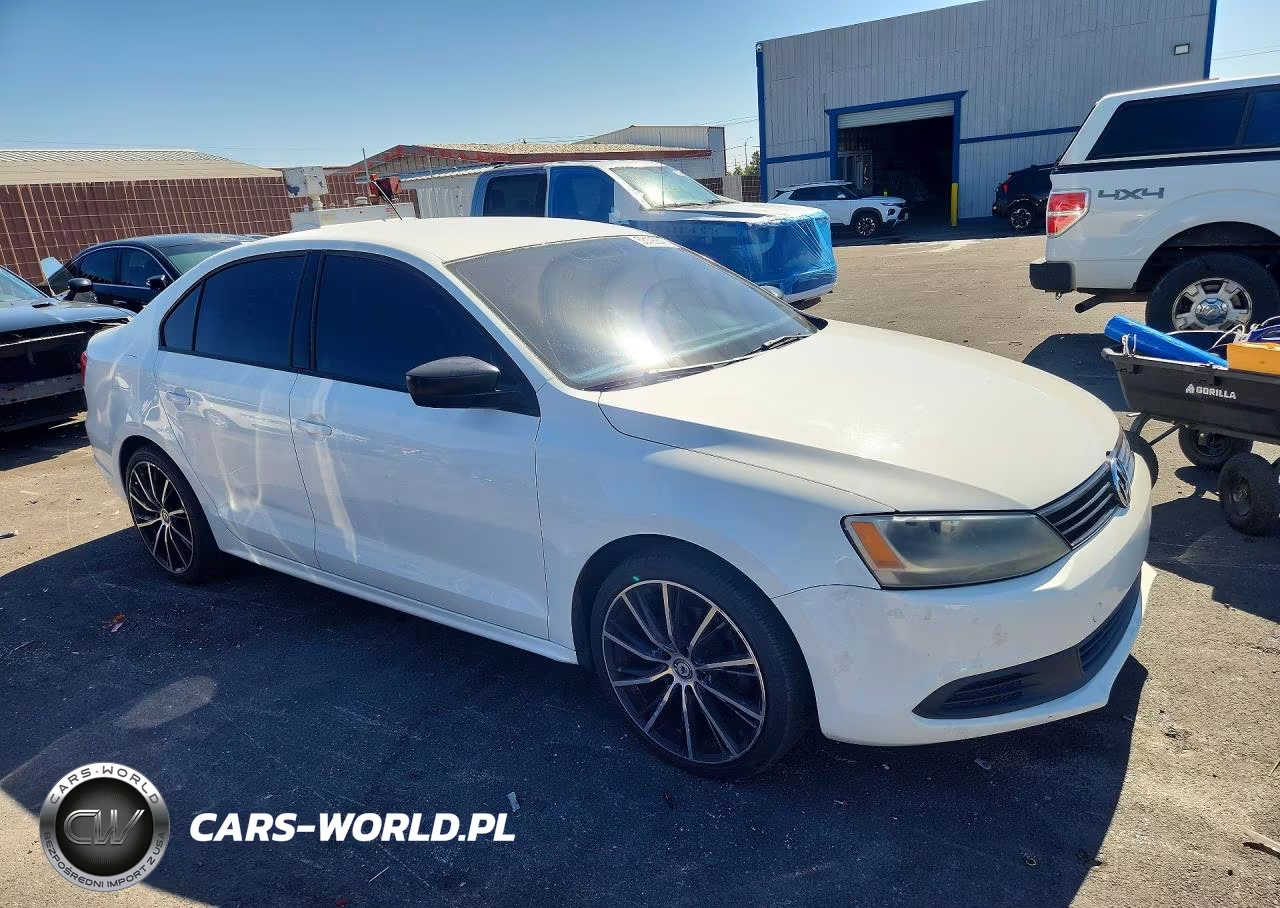 2014 Volkswagen Jetta Base VIN:3VW2K7AJ9EM235596 - 4