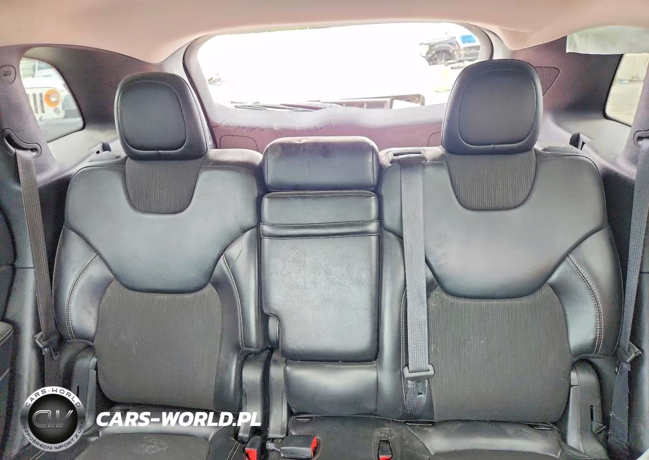 2018 Jeep Cherokee Latitude Plus VIN:1C4PJLLX9JD556646 - 10