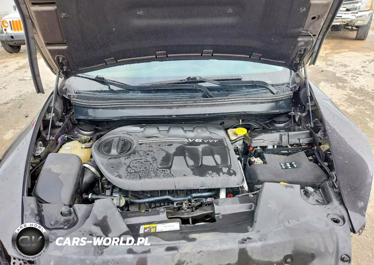 2018 Jeep Cherokee Latitude Plus VIN:1C4PJLLX9JD556646 - 12