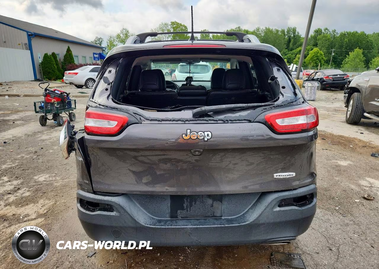 2018 Jeep Cherokee Latitude Plus VIN:1C4PJLLX9JD556646 - 6