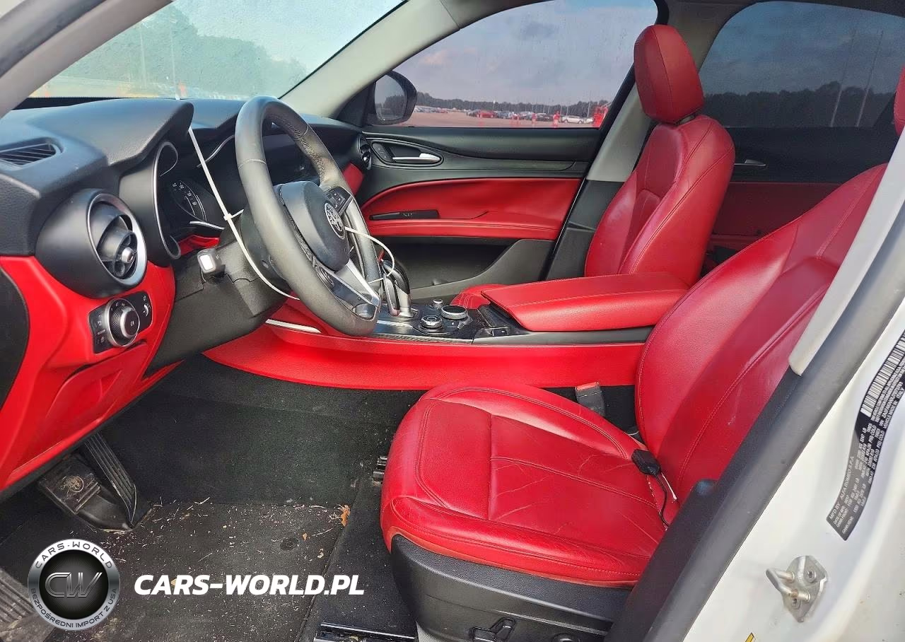 2018 Alfa Romeo Stelvio VIN:ZASFAKANXJ7B73781 - 7