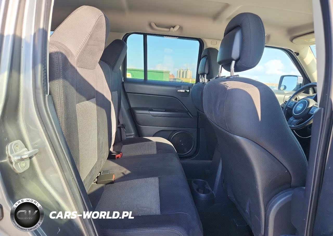 2012 Jeep Patriot Latitude VIN:1C4NJPFAXCD557135 - 10