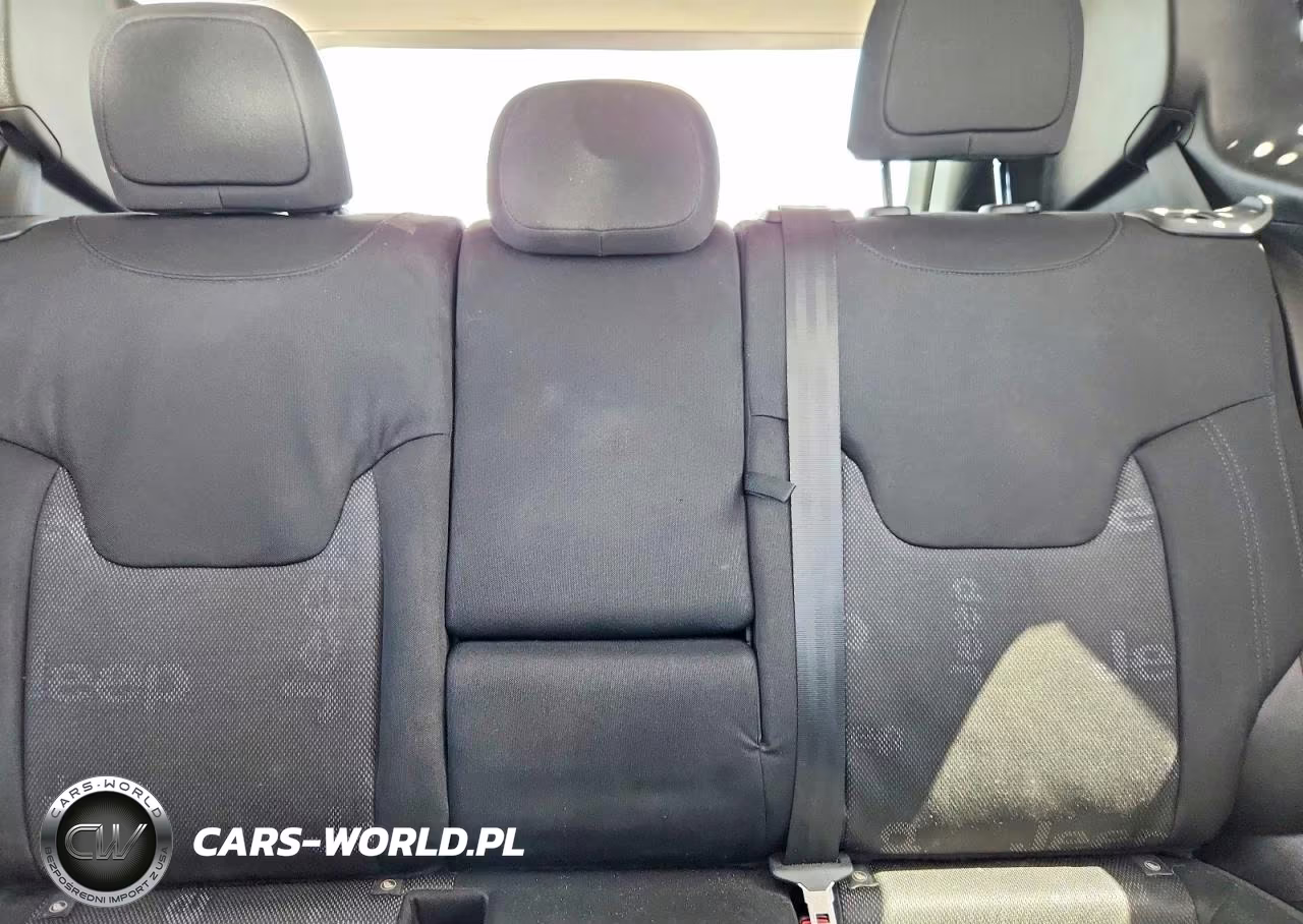 2017 Jeep Renegade Latitude VIN:ZACCJABB6HPG37821 - 10