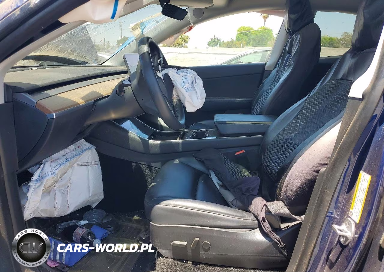 2020 Tesla Model Y VIN:5YJYGDEE6LF058131 - 7
