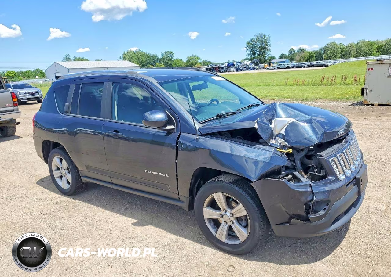 2014 Jeep Compass Latitude VIN:1C4NJCEA7ED643113 - 4