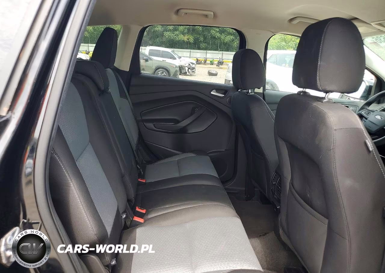 2017 Ford Escape Se VIN:1FMCU0GD9HUB28490 - 10