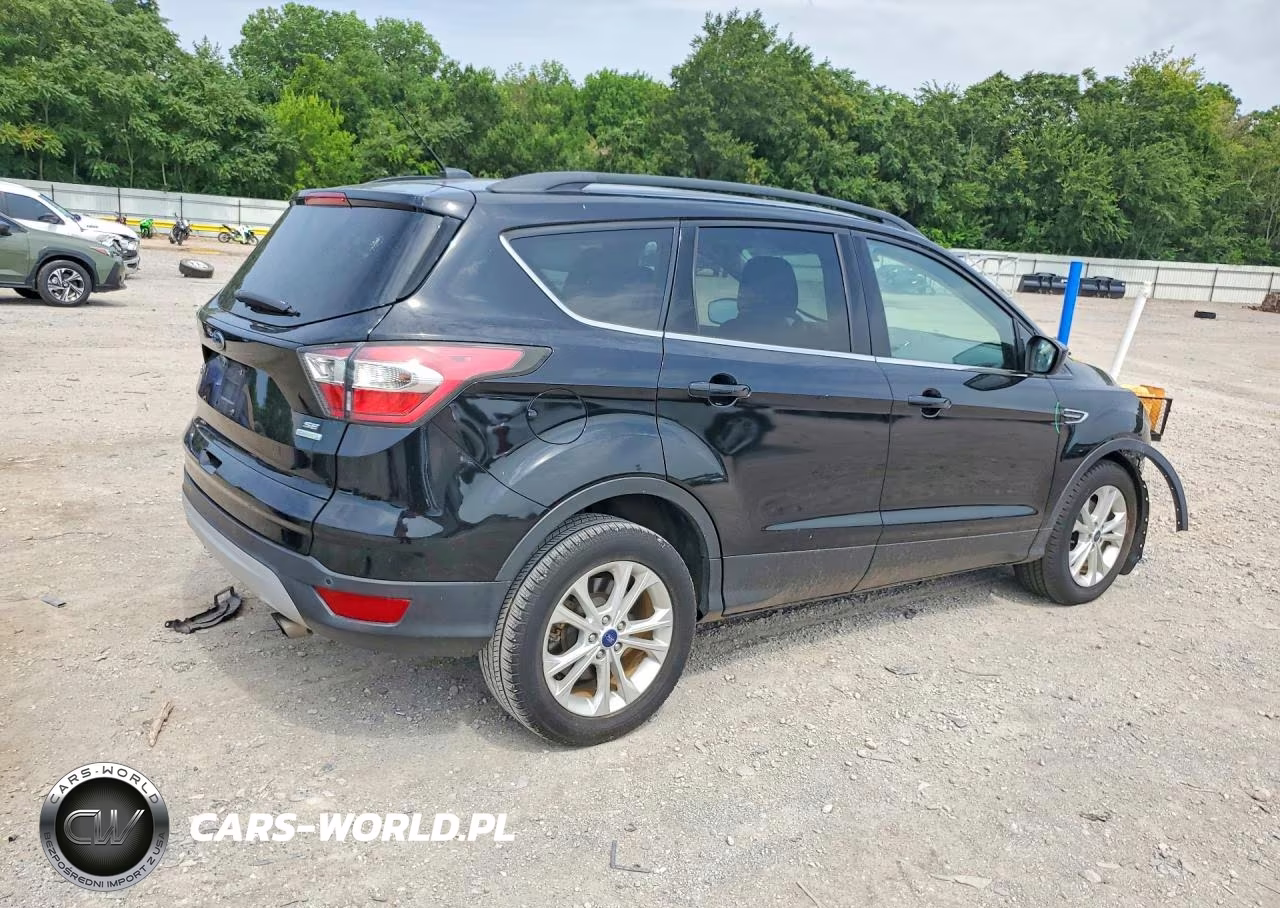2017 Ford Escape Se VIN:1FMCU0GD9HUB28490 - 3