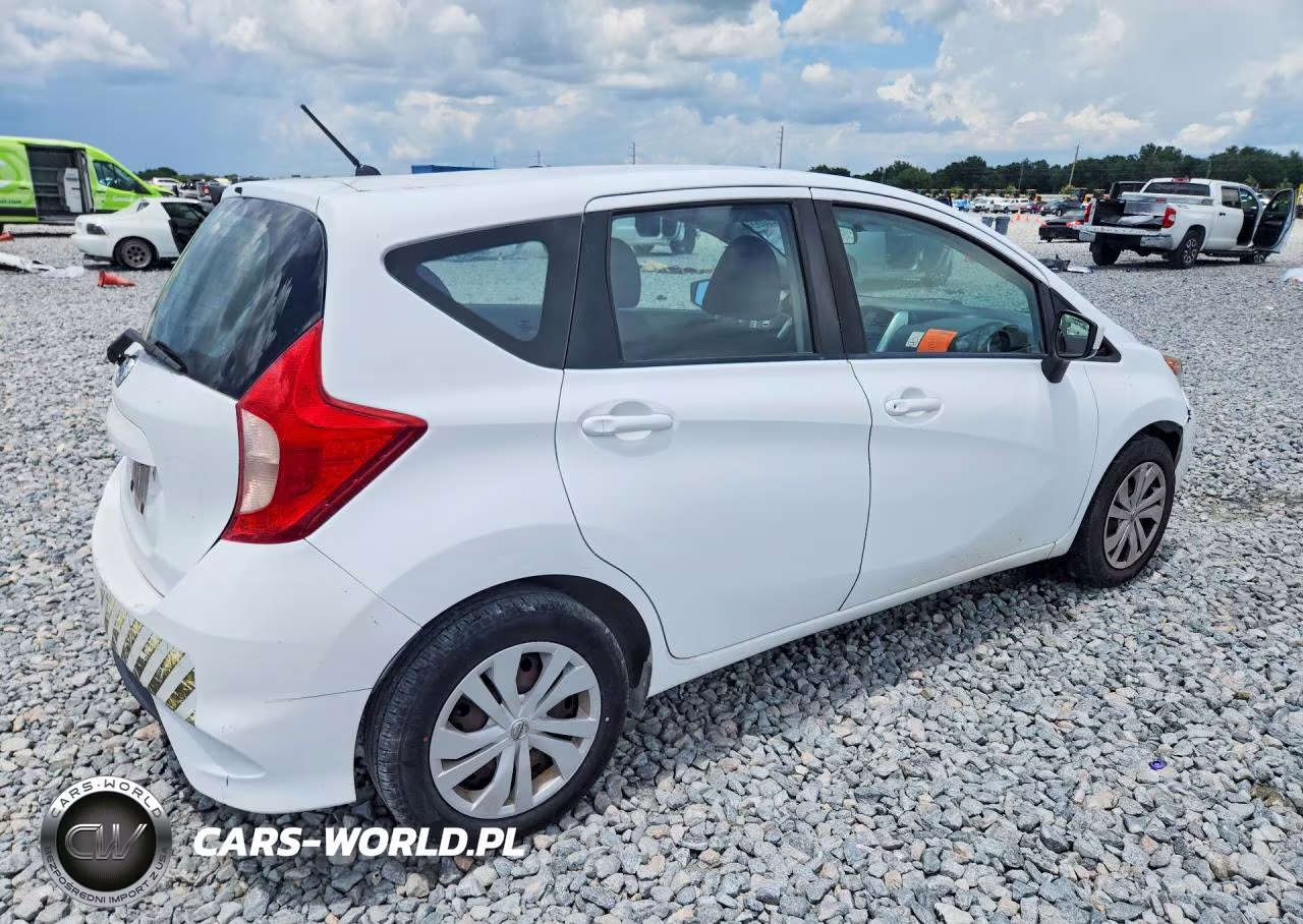 2017 Nissan Versa Note S Plus VIN:3N1CE2CP5HL363592 - 3
