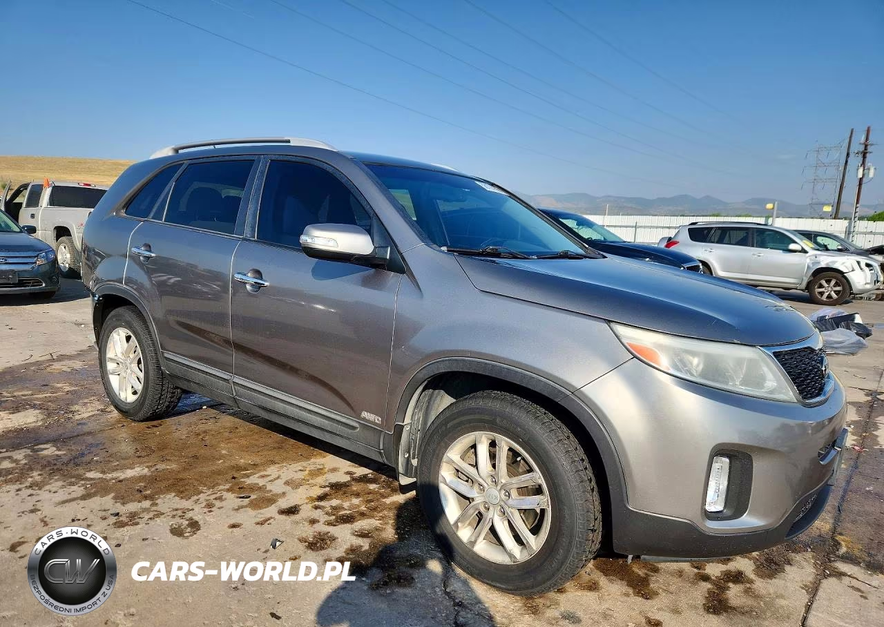 2015 Kia Sorento Lx VIN:5XYKTDA68FG628384 - 4